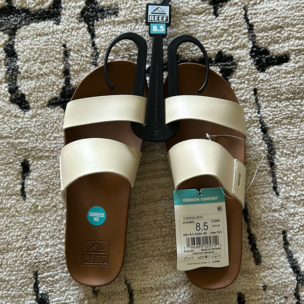 NWT Reef Cushion Vista Sandals in color “Vintage,” size 8.5 Women’s.